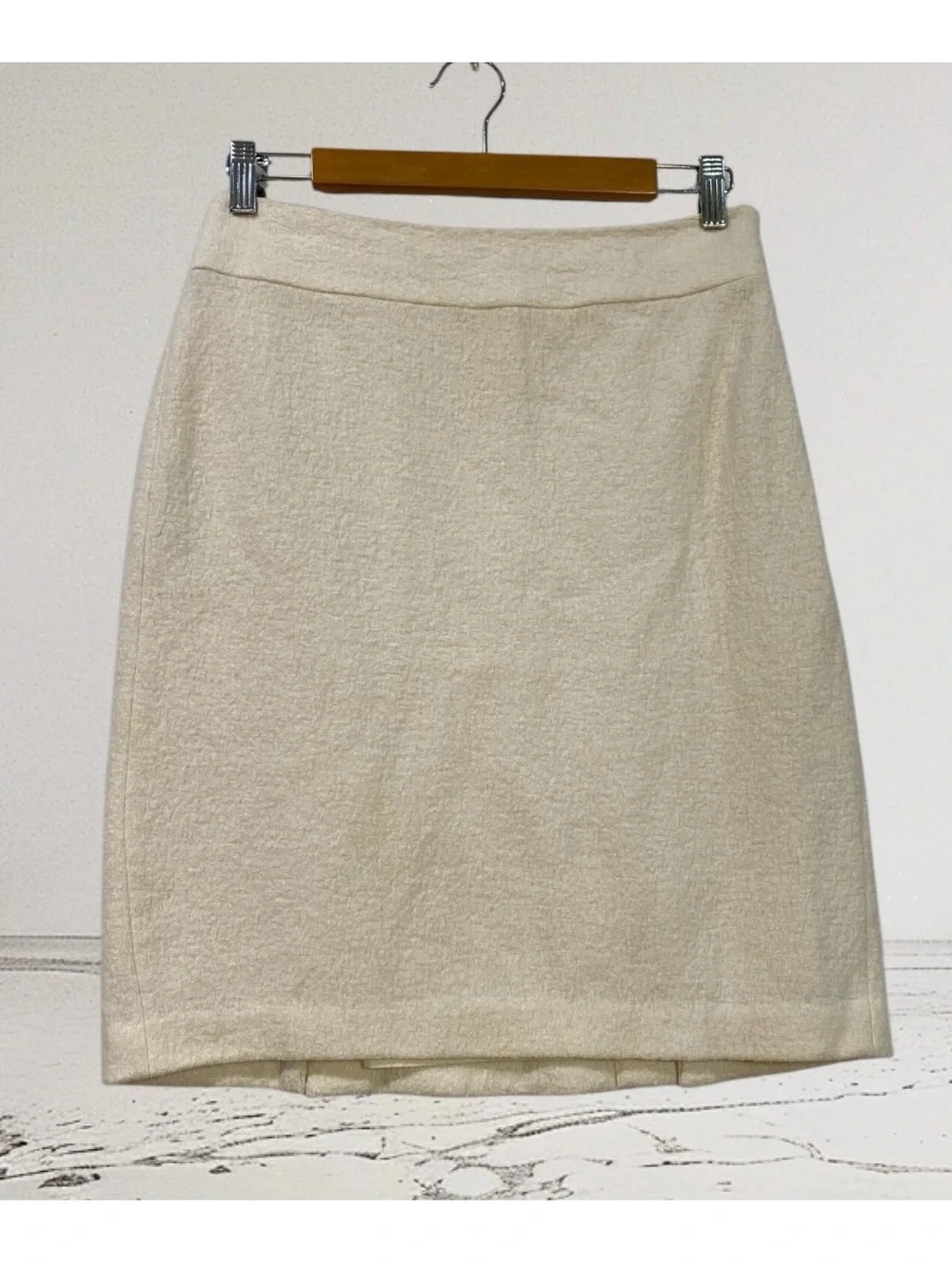 Banana Republic Wool Blend Cocoon Bouclé Pencil Skirt - Cream - Picture 2 of 6